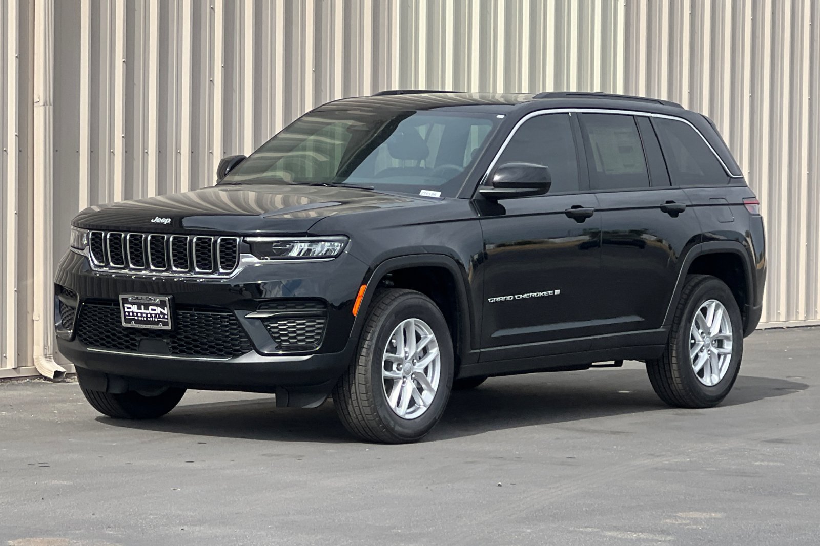 New 2026 Jeep Grand Cherokee Laredo X AWD/4WD image 3