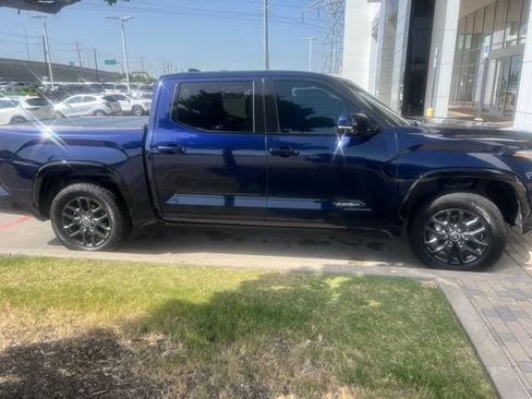 Used 2022 Toyota Tundra Platinum w/ Advanced Package AWD/4WD image 8