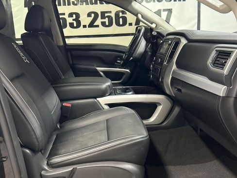 Used 2018 Nissan Titan PRO-4X AWD/4WD image 13