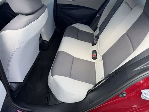 Used 2025 Toyota Corolla LE image 20