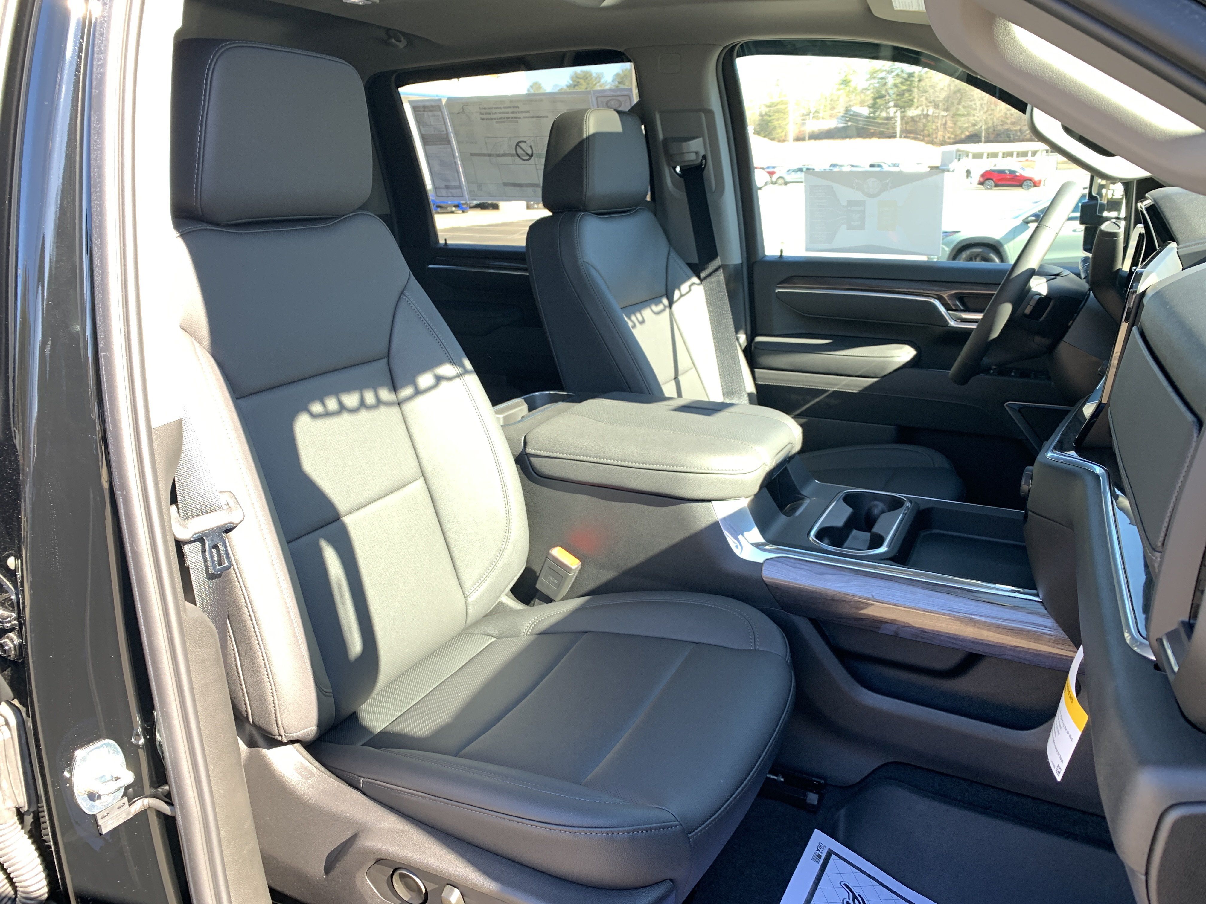 New 2025 Chevrolet Silverado 2500 LTZ w/ LTZ Premium Package AWD/4WD image 28