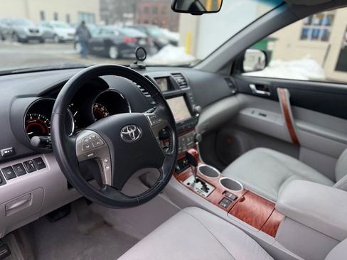 Used 2009 Toyota Highlander Limited image 25