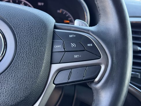 Used 2017 Jeep Grand Cherokee Altitude image 29