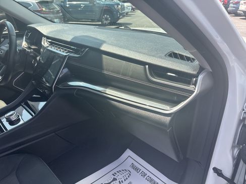 Used 2022 Jeep Grand Cherokee L Laredo w/ Luxury Tech Group I image 17