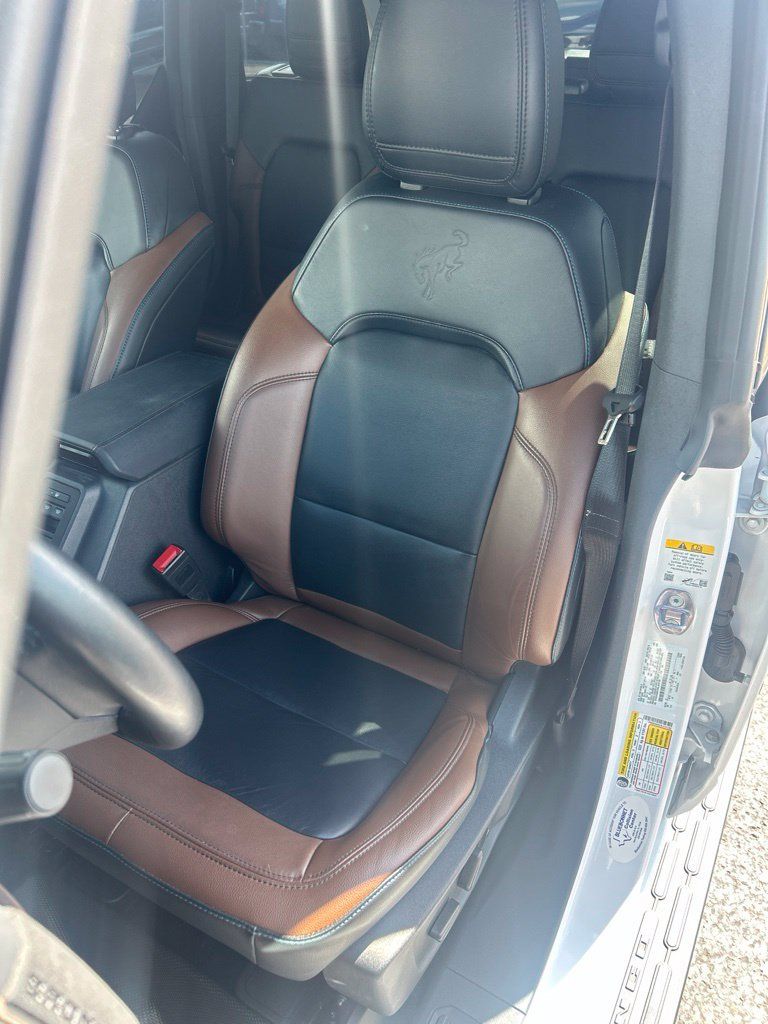 Used 2024 Ford Bronco Outer Banks AWD/4WD image 5