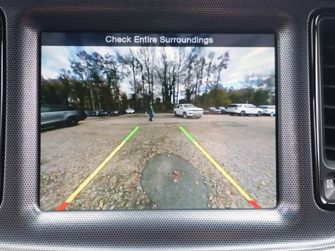 Used 2015 Dodge Challenger SRT w/ Technology Group image 18