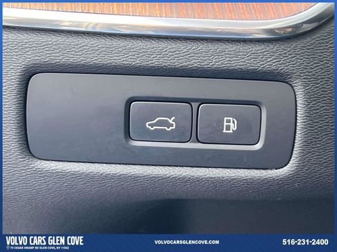 Certified 2023 Volvo XC60 T8 Plus w/ Protection Package Premier image 20