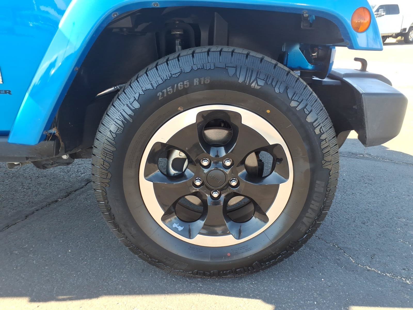 Used 2014 Jeep Wrangler Unlimited Sahara AWD/4WD image 9