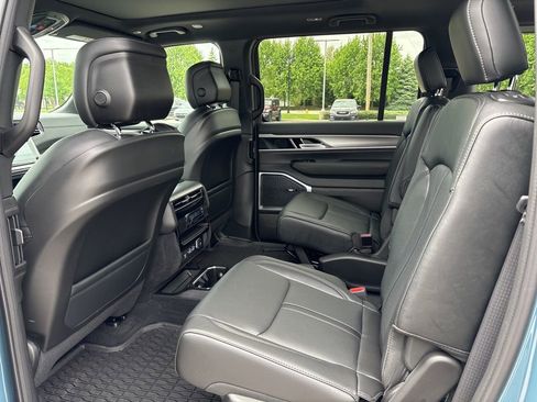 New 2026 Jeep Grand Wagoneer 4WD image 9