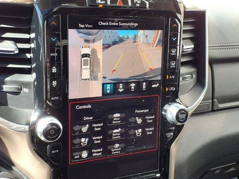 Used 2019 RAM 1500 Laramie AWD/4WD image 17