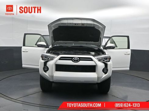 Used 2023 Toyota 4Runner SR5 Premium w/ Moonroof Package AWD/4WD image 58