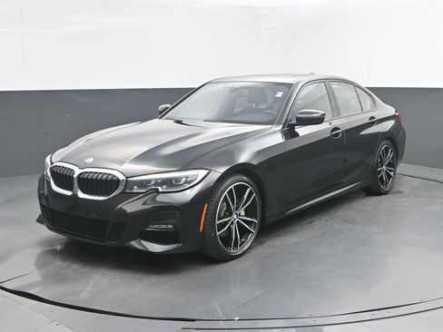 Used 2020 BMW 330i Sedan w/ M Sport Package RWD image 1