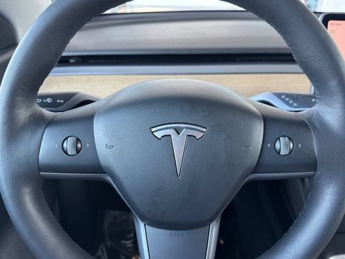 Used 2022 Tesla Model Y Performance AWD/4WD image 25