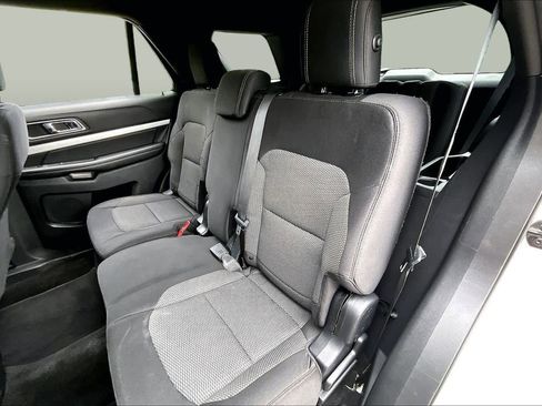 Used 2017 Ford Explorer XLT AWD/4WD image 21