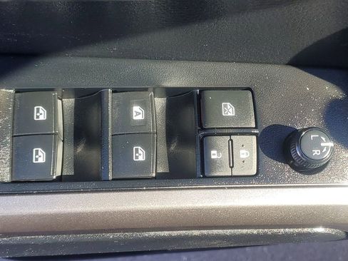 Used 2022 Toyota Tacoma SR5 image 20