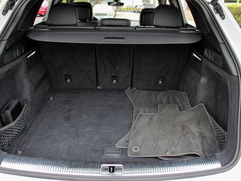 Used 2021 Audi SQ5 Premium Plus w/ Premium Plus Package image 27