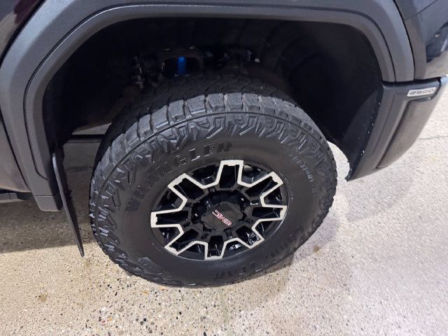 Used 2025 GMC Sierra 2500 AT4X AWD/4WD image 16