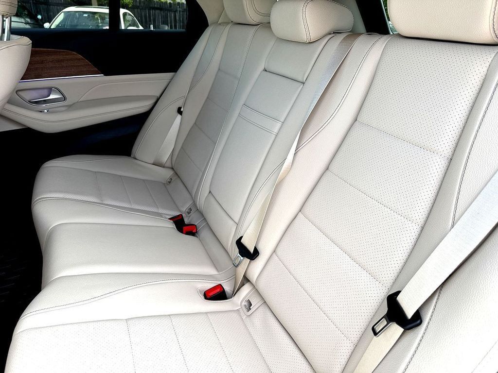 Used 2024 Mercedes-Benz GLE 350 4MATIC image 27