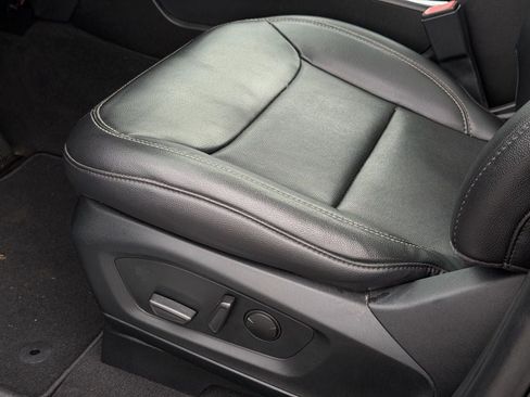 Certified 2022 Ford Explorer Limited w/ Limited Technology Package image 22