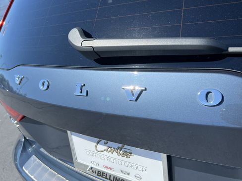 Used 2023 Volvo V60 B5 Cross Country Plus w/ Climate Package image 9