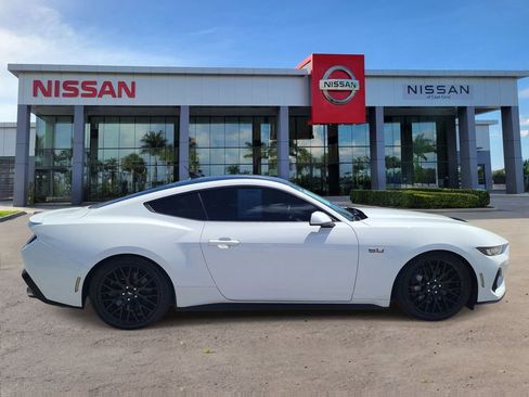 Used 2024 Ford Mustang GT RWD image 3