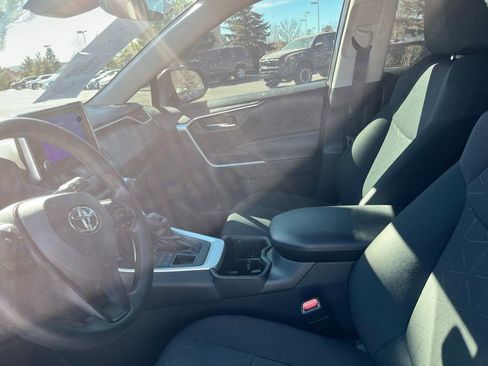 Used 2023 Toyota RAV4 XLE image 15