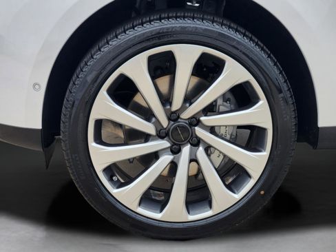 New 2026 Land Rover Range Rover Long Wheelbase SE AWD/4WD image 29