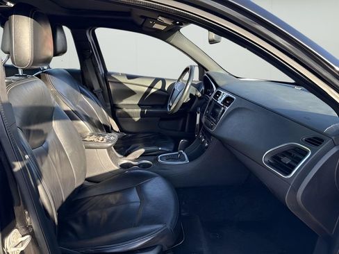 Used 2013 Chrysler 200 Limited w/ Sun & Sound Pkg FWD image 21