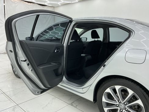 Used 2015 Honda Accord Sport image 22