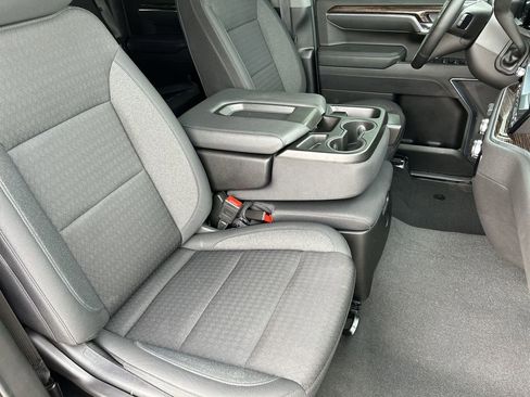 Used 2025 GMC Sierra 1500 SLE image 27