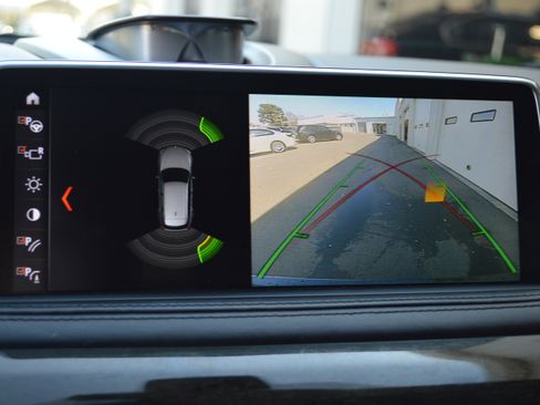 Used 2018 BMW X5 xDrive50i image 19