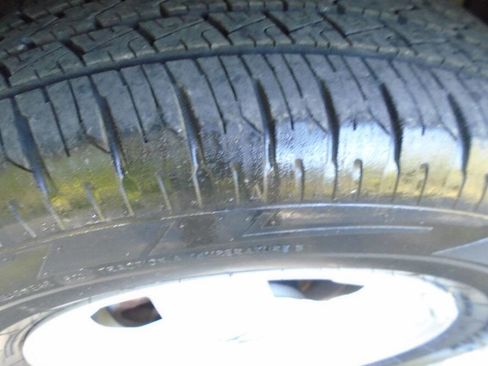 Used 2004 Honda Element EX image 33