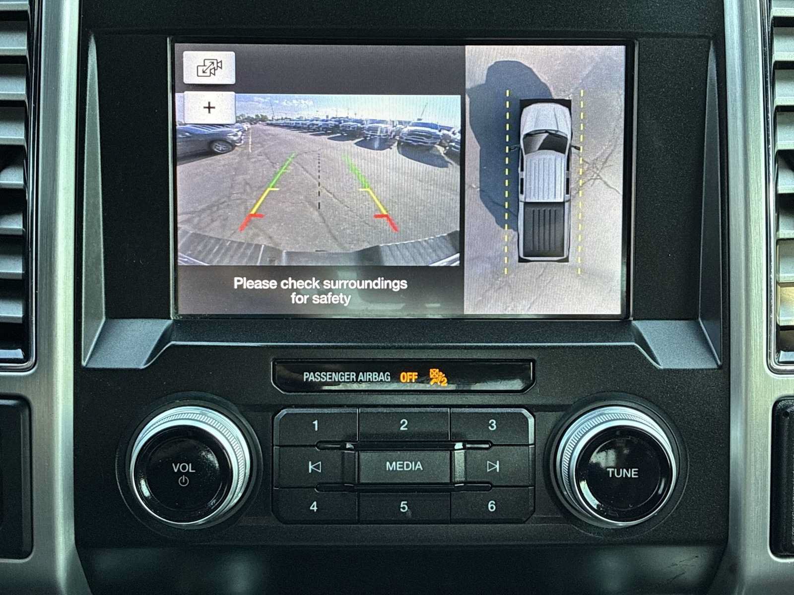 Used 2019 Ford F350 Platinum w/ Platinum Ultimate Package AWD/4WD image 23