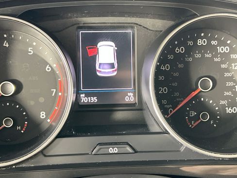 Used 2019 Volkswagen Tiguan SE w/ Panoramic Sunroof Package AWD/4WD image 12