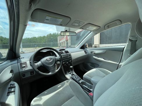 Used 2013 Toyota Corolla L FWD image 33