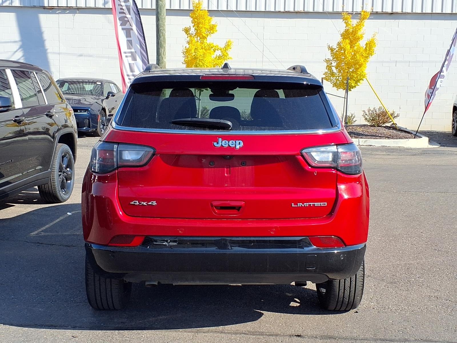 Used 2025 Jeep Compass Limited w/ Elite Group AWD/4WD image 23