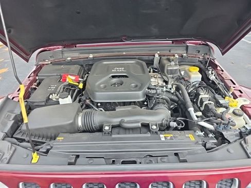 Used 2022 Jeep Wrangler Unlimited Sahara image 11