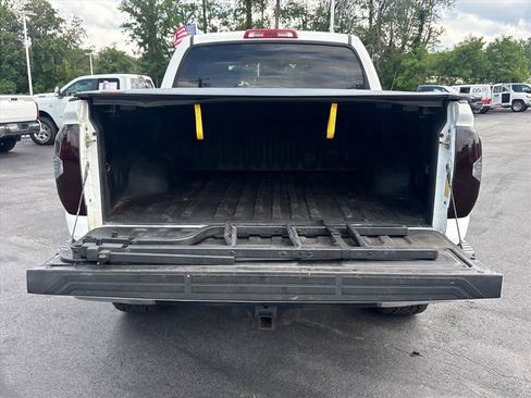 Used 2019 Toyota Tundra SR5 w/ SR5 Upgrade Package AWD/4WD image 29