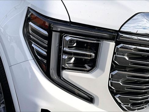 Used 2022 GMC Sierra 1500 Denali w/ Denali Reserve Package image 32