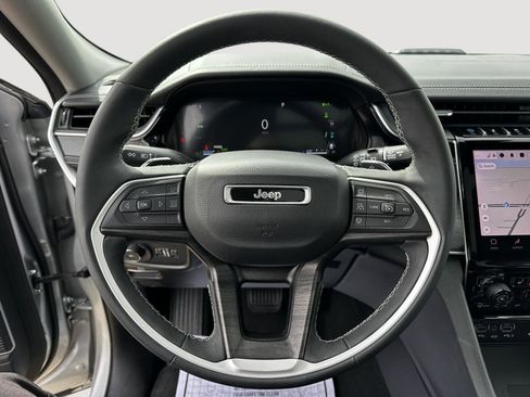 Used 2022 Jeep Grand Cherokee Limited 4xe w/ Luxury Tech Group II AWD/4WD image 10