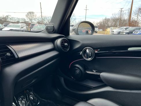 Used 2016 MINI Cooper S image 19