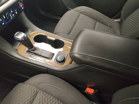 Used 2019 GMC Acadia SLE AWD/4WD image 26