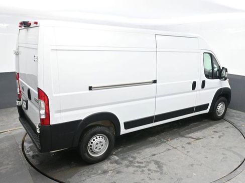 Used 2025 RAM ProMaster 2500 w/ Convenience Group image 32