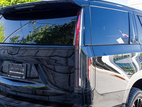 Used 2022 Cadillac Escalade Sport Platinum w/ LPO, ONYX Package AWD/4WD image 38