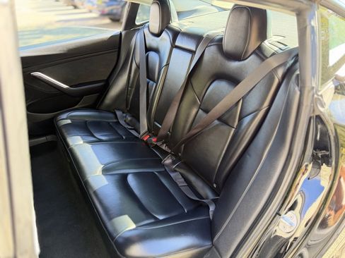 Used 2023 Tesla Model 3 Standard Range image 31