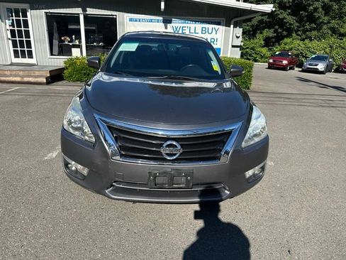 Used 2014 Nissan Altima 2.5 SL w/ Technology Package FWD image 2