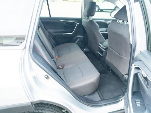 Used 2020 Toyota RAV4 LE FWD image 39