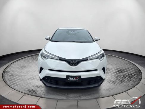 Used 2018 Toyota C-HR XLE image 8