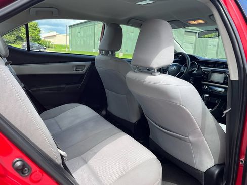 Used 2015 Toyota Corolla LE FWD image 12