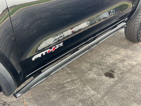 Used 2023 GMC Canyon AT4X image 10